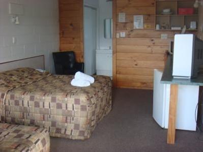 Court Motel 3*
